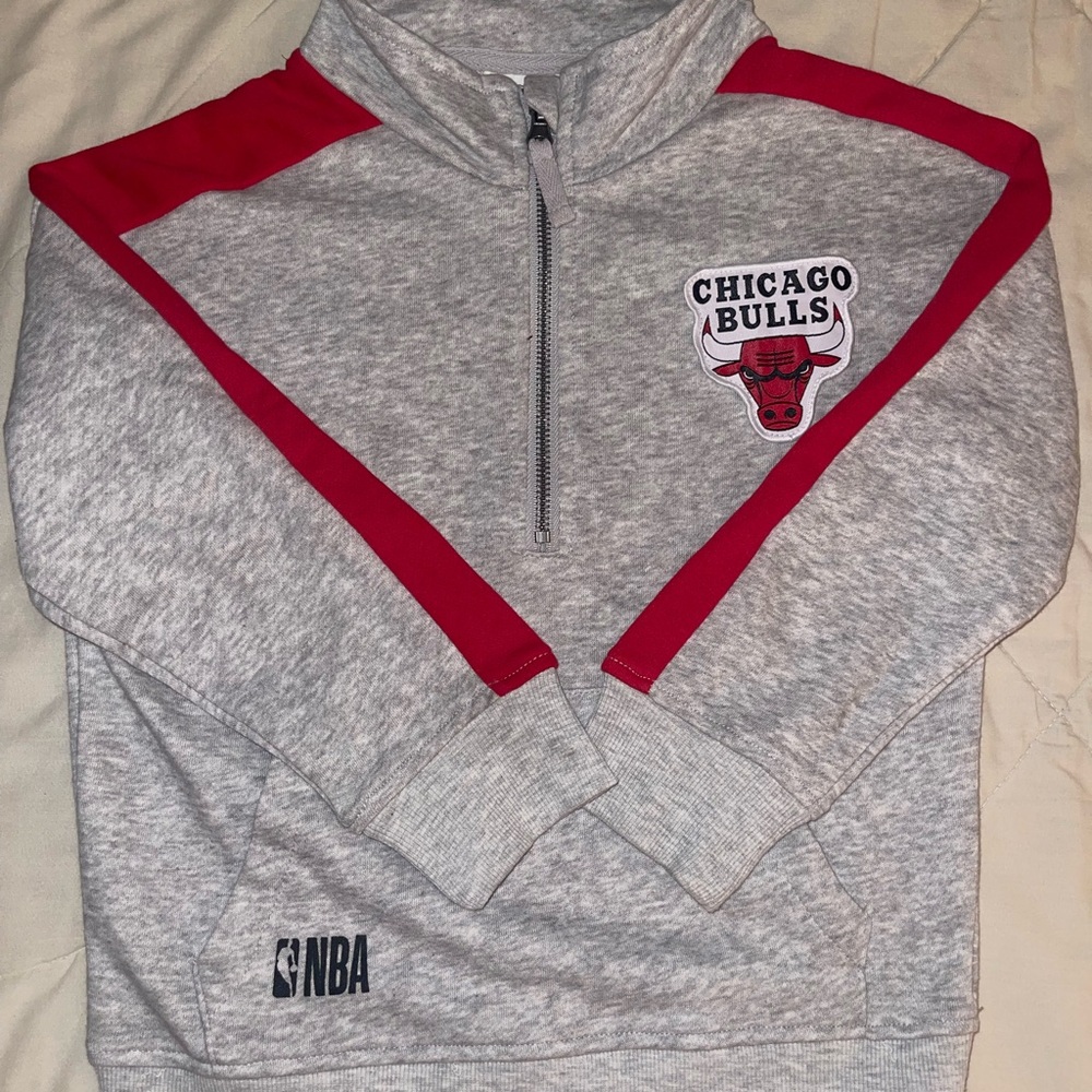 NBA Chicago Bulls Cotton On Gray and Red Quarter-Zip Sweatshirt kids sz 8